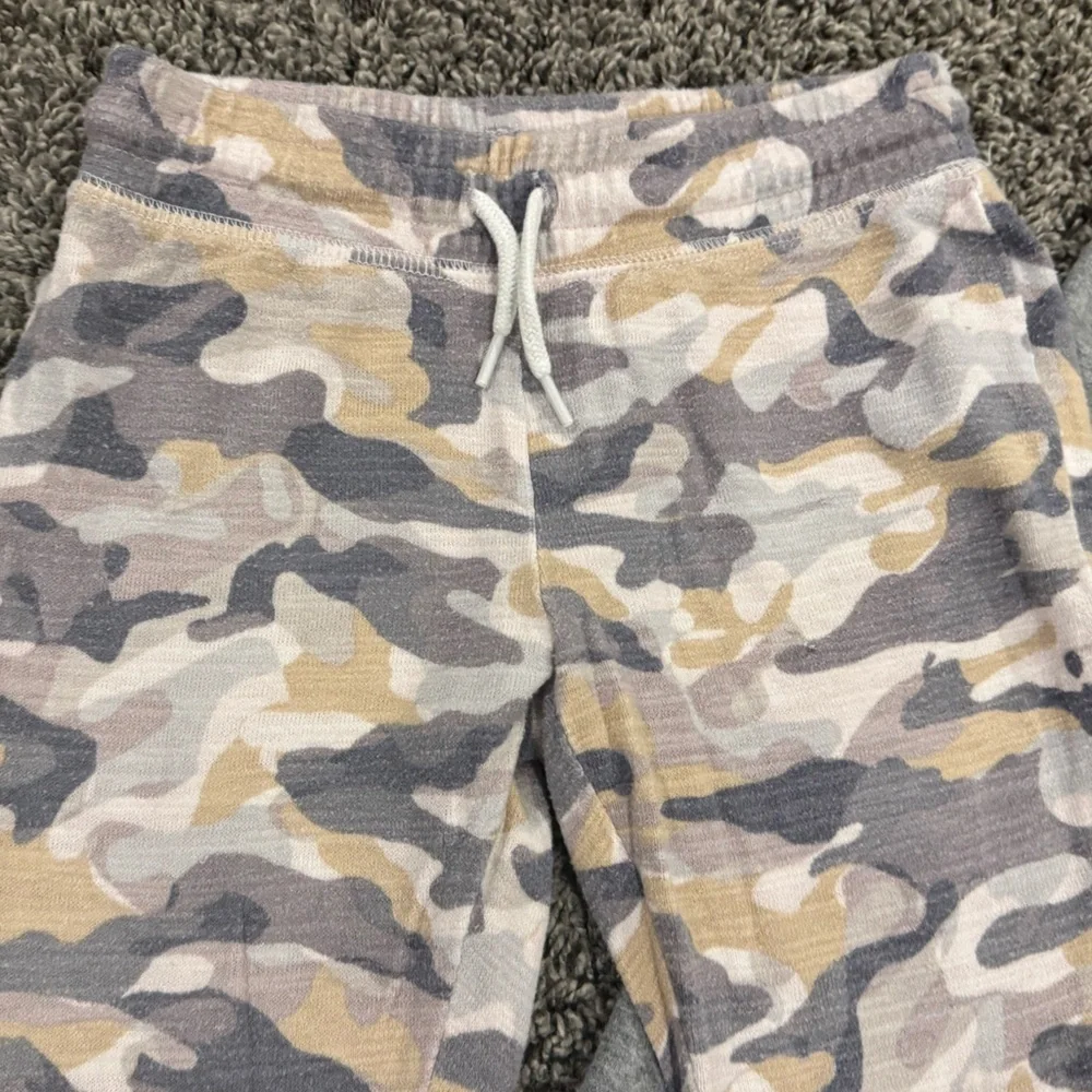 Bundle of 3 pairs of girls pants- fleece lined Leggings and joggers, size 5